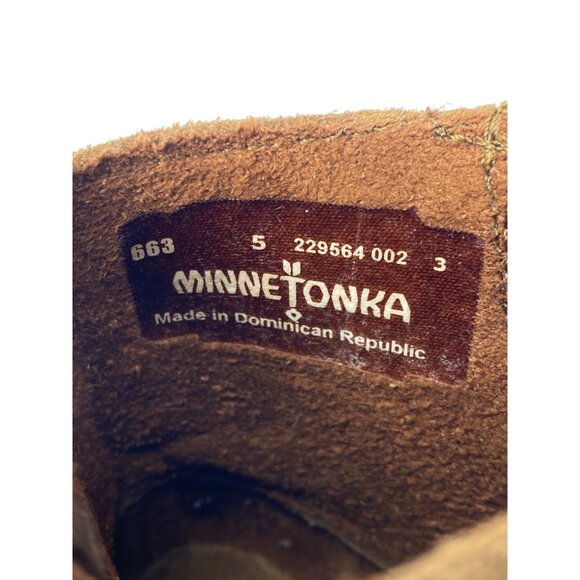 Minnetonka womens Size 5 Dusty Brown Willow Ankle Boots w Side Fringe NEW - Picture 2 of 12